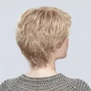 Ellen Wille Alexis Deluxe paróka, a modellen látható szín: champagne mix 22.26.20