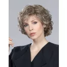 Ellen Wille Alexis paróka, a modellen látható szín: smoke blond mix