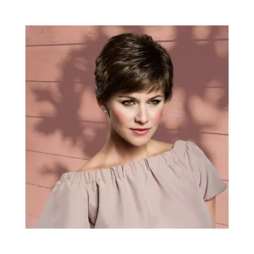 Spirit paróka, a modellen látható szín: 8/14A